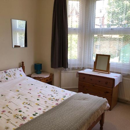 Spacious West London 2 Bedroom Apartment Extérieur photo