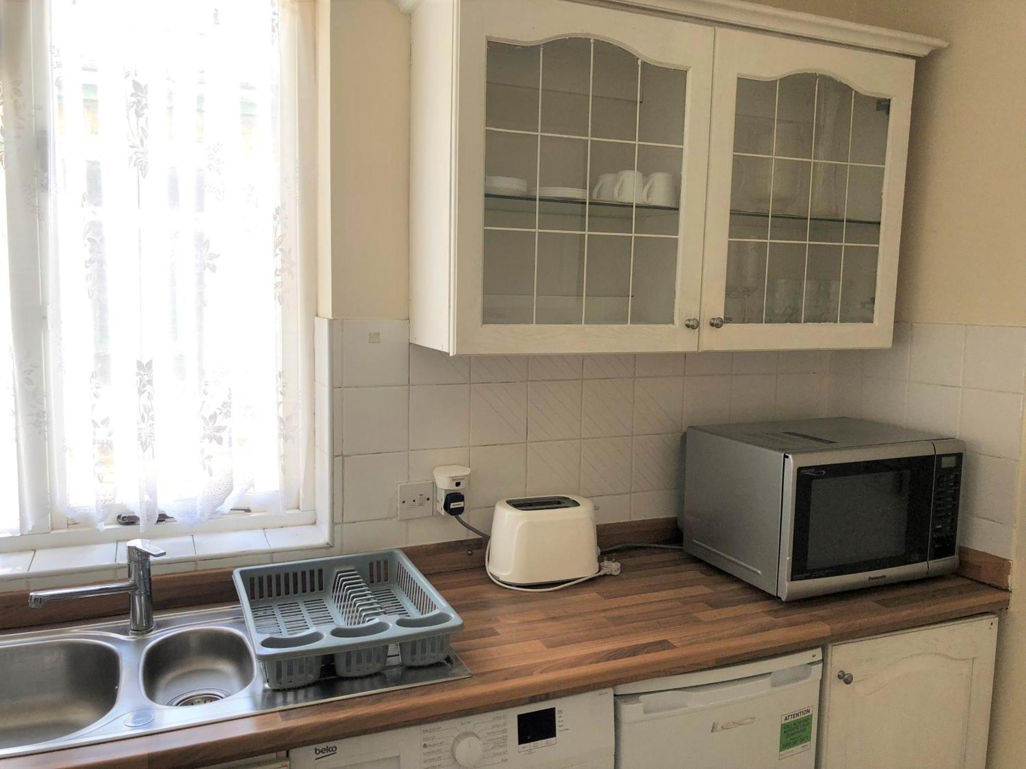 Spacious West London 2 Bedroom Apartment Extérieur photo