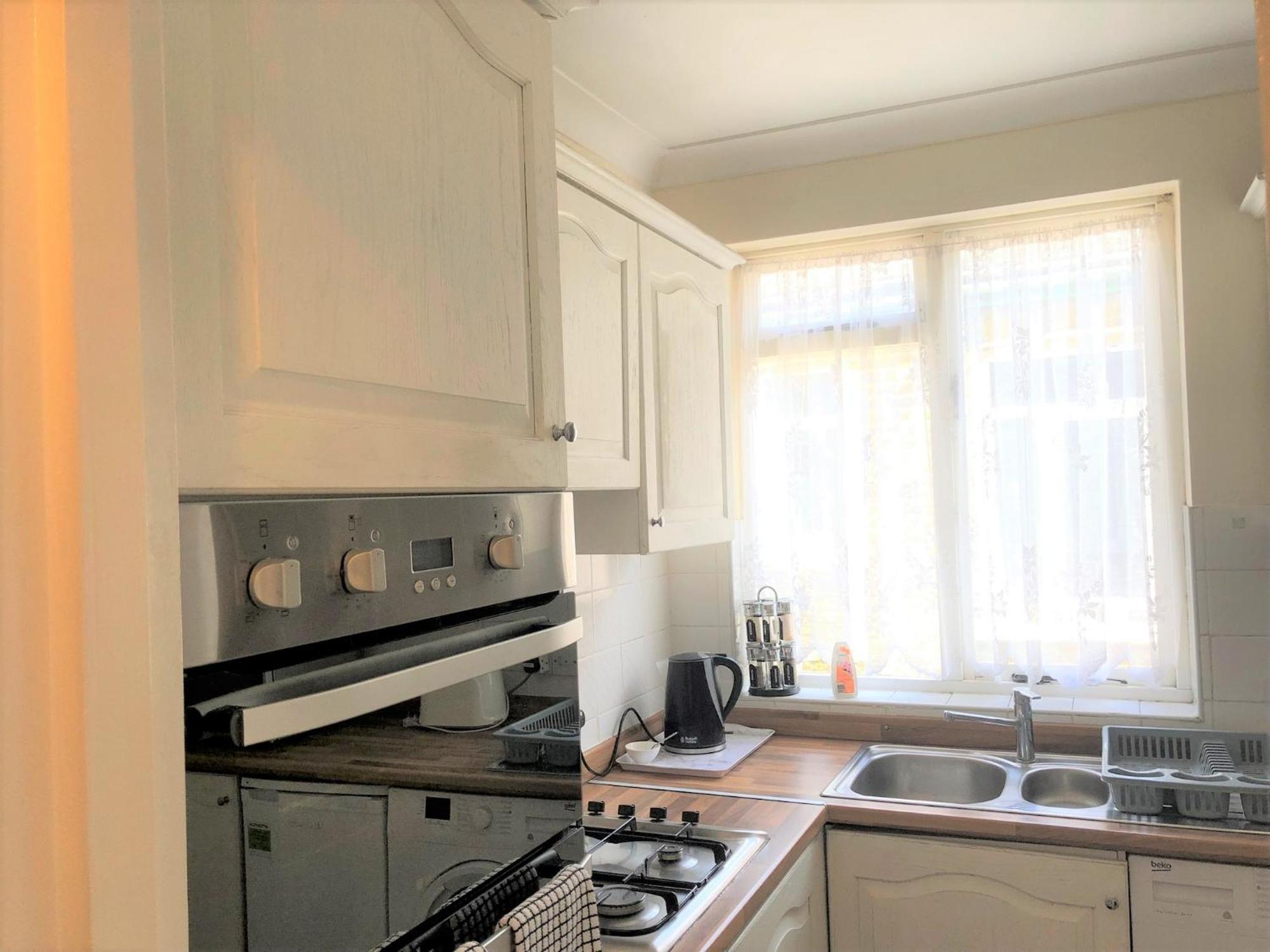 Spacious West London 2 Bedroom Apartment Extérieur photo