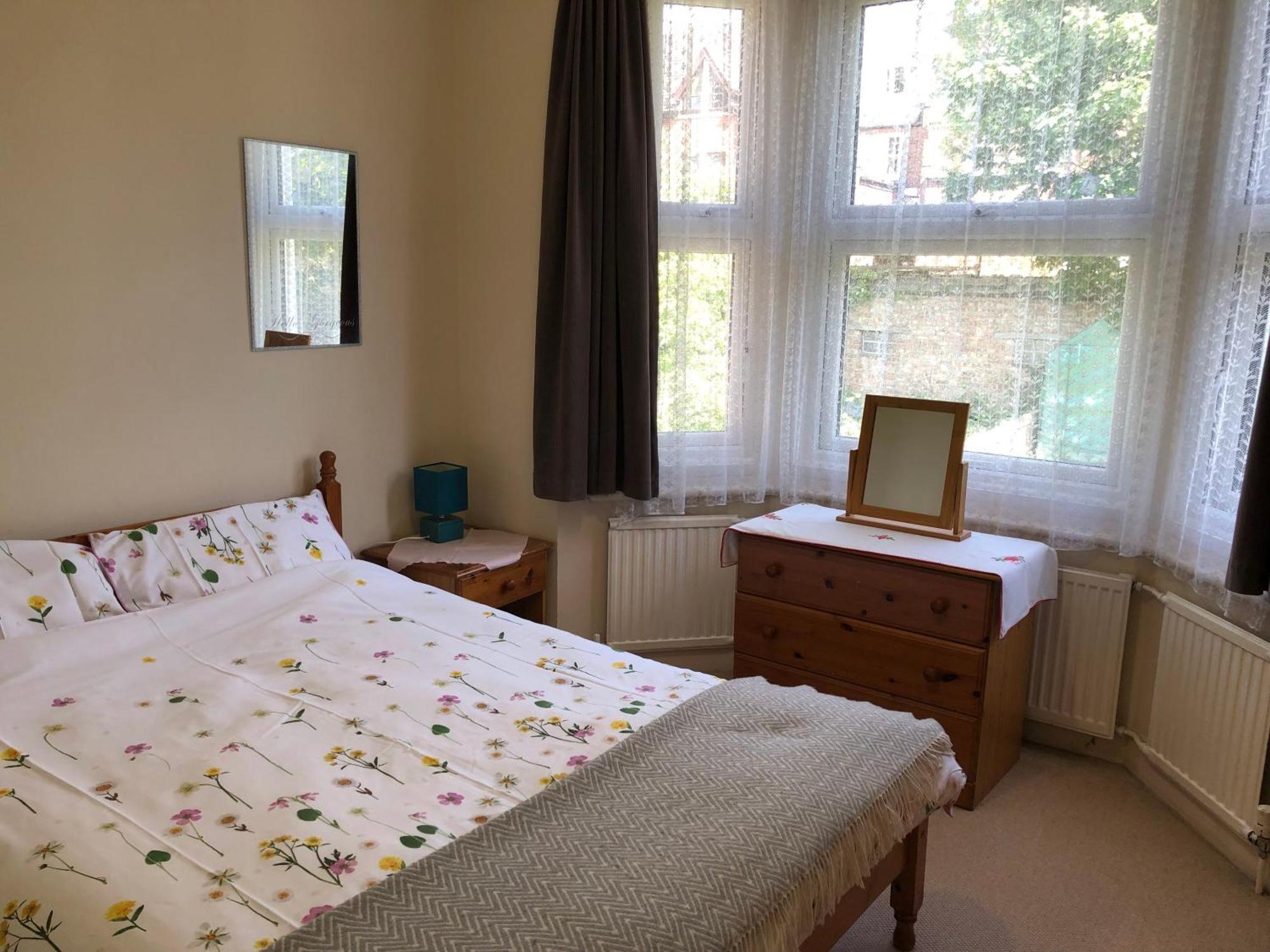 Spacious West London 2 Bedroom Apartment Extérieur photo