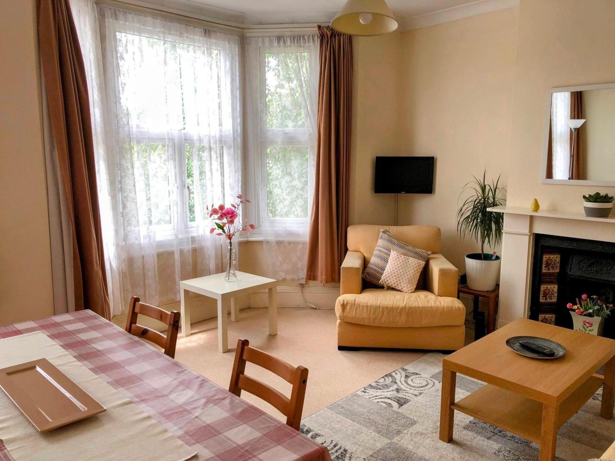 Spacious West London 2 Bedroom Apartment Extérieur photo