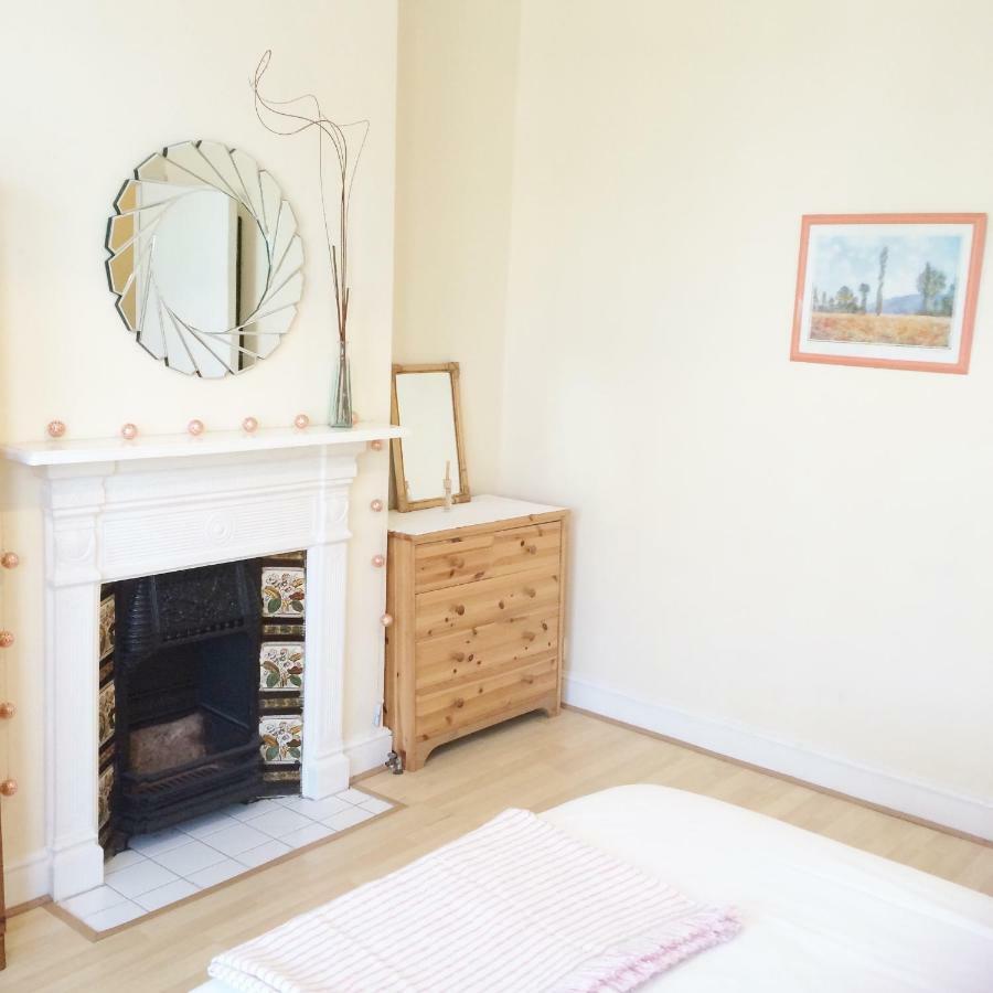 Spacious West London 2 Bedroom Apartment Extérieur photo