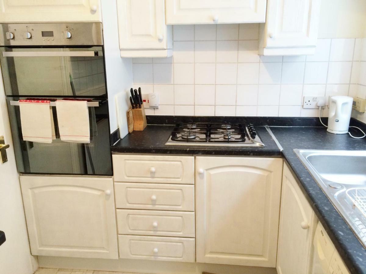 Spacious West London 2 Bedroom Apartment Extérieur photo