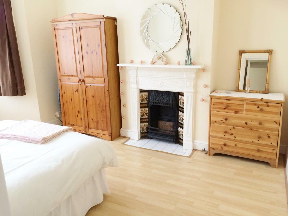 Spacious West London 2 Bedroom Apartment Extérieur photo