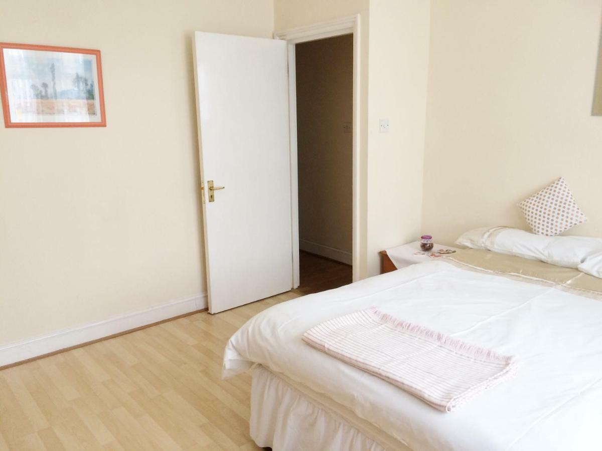 Spacious West London 2 Bedroom Apartment Extérieur photo