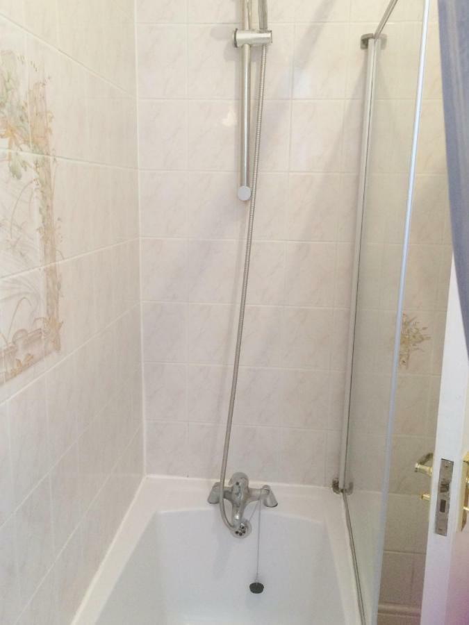 Spacious West London 2 Bedroom Apartment Extérieur photo