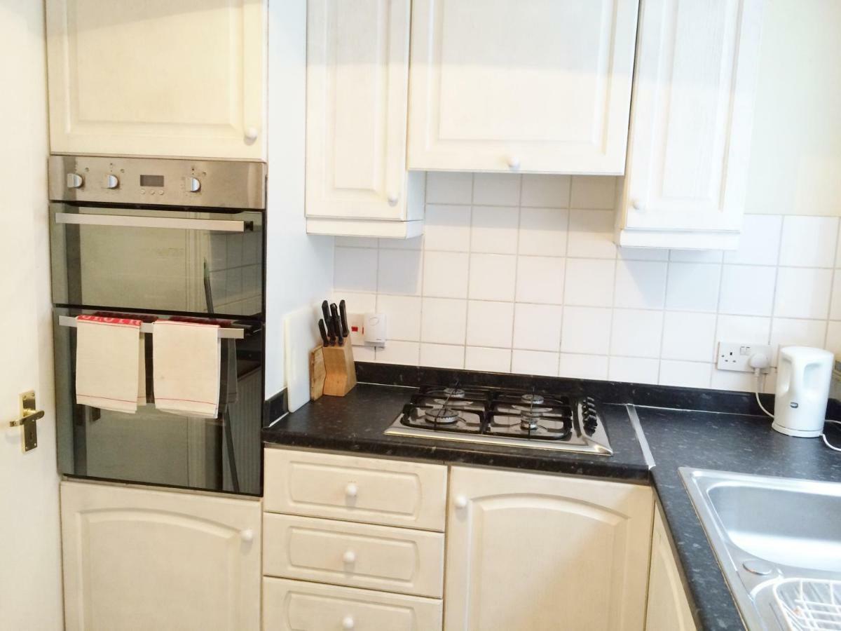Spacious West London 2 Bedroom Apartment Extérieur photo